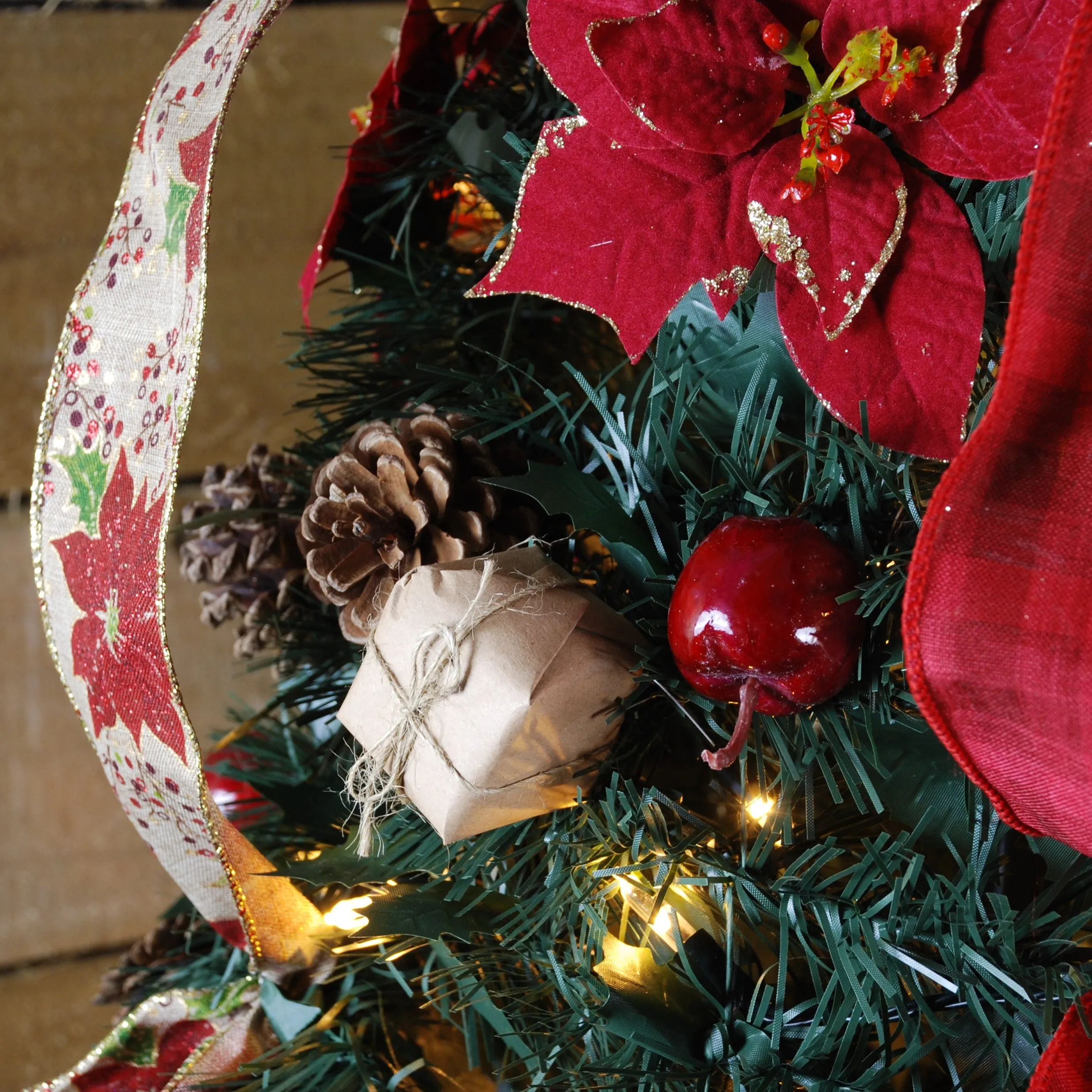 180cm Pre-Decorated Pop Up  Christmas Tree with 150 Warm White LEDs