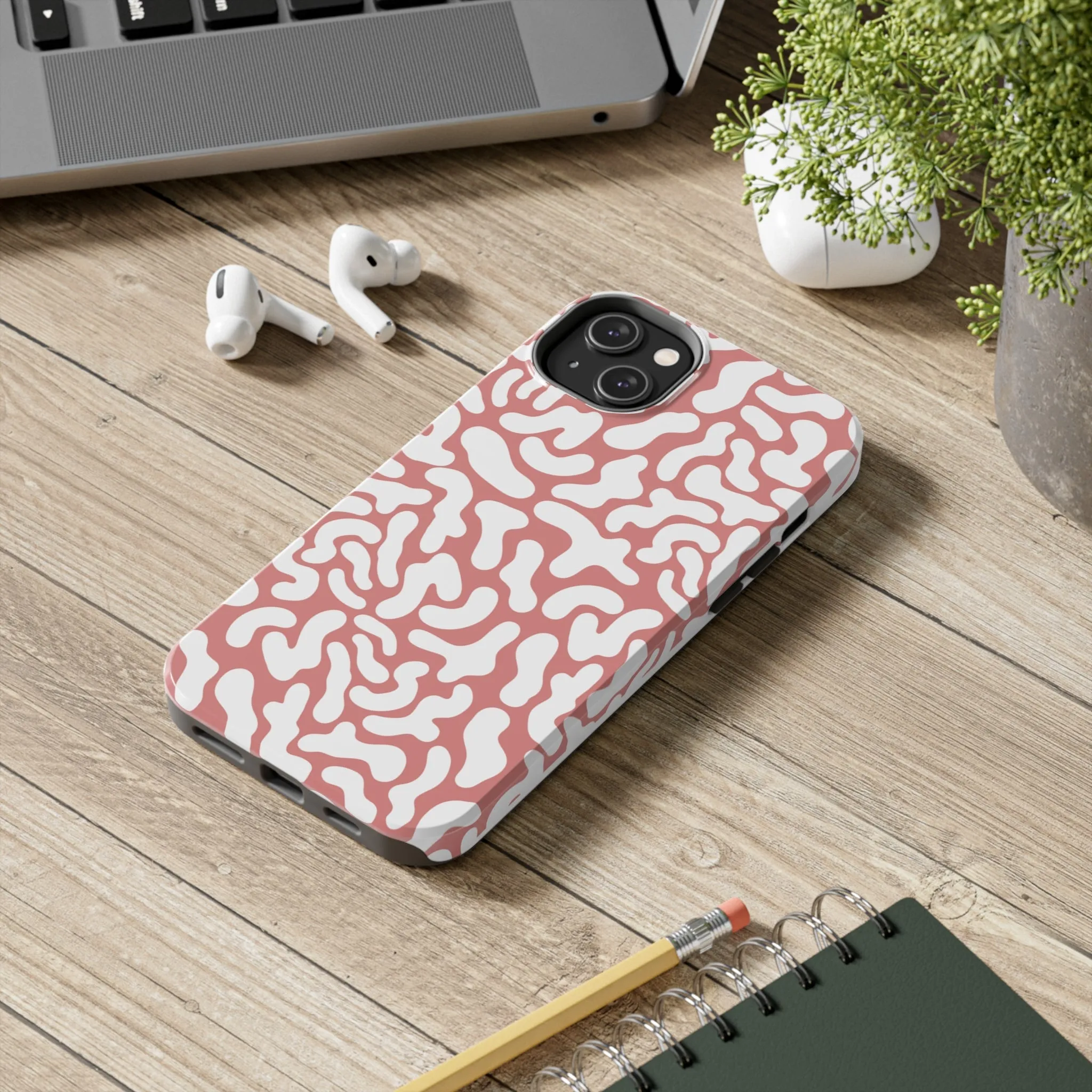 Chic Pink and White Pattern Cell Phone Cover: Stylish Device Protection