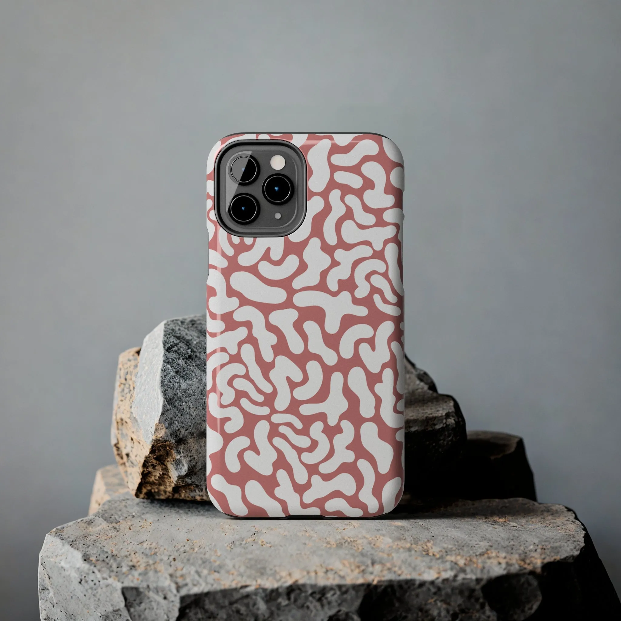 Chic Pink and White Pattern Cell Phone Cover: Stylish Device Protection