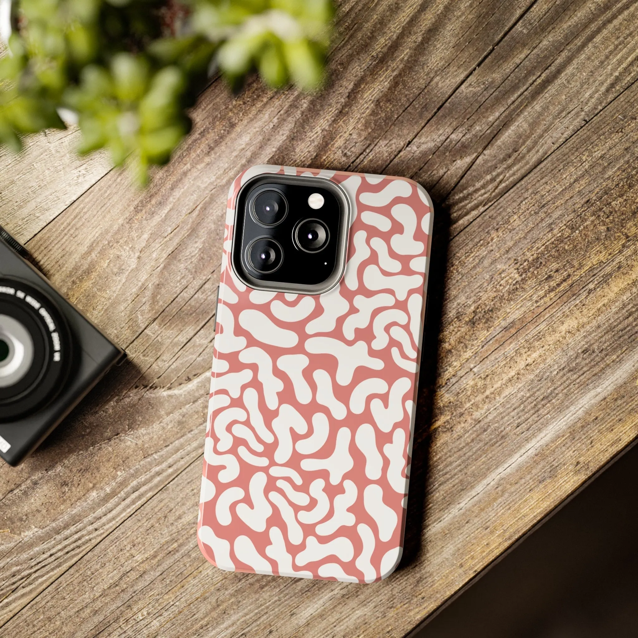 Chic Pink and White Pattern Cell Phone Cover: Stylish Device Protection