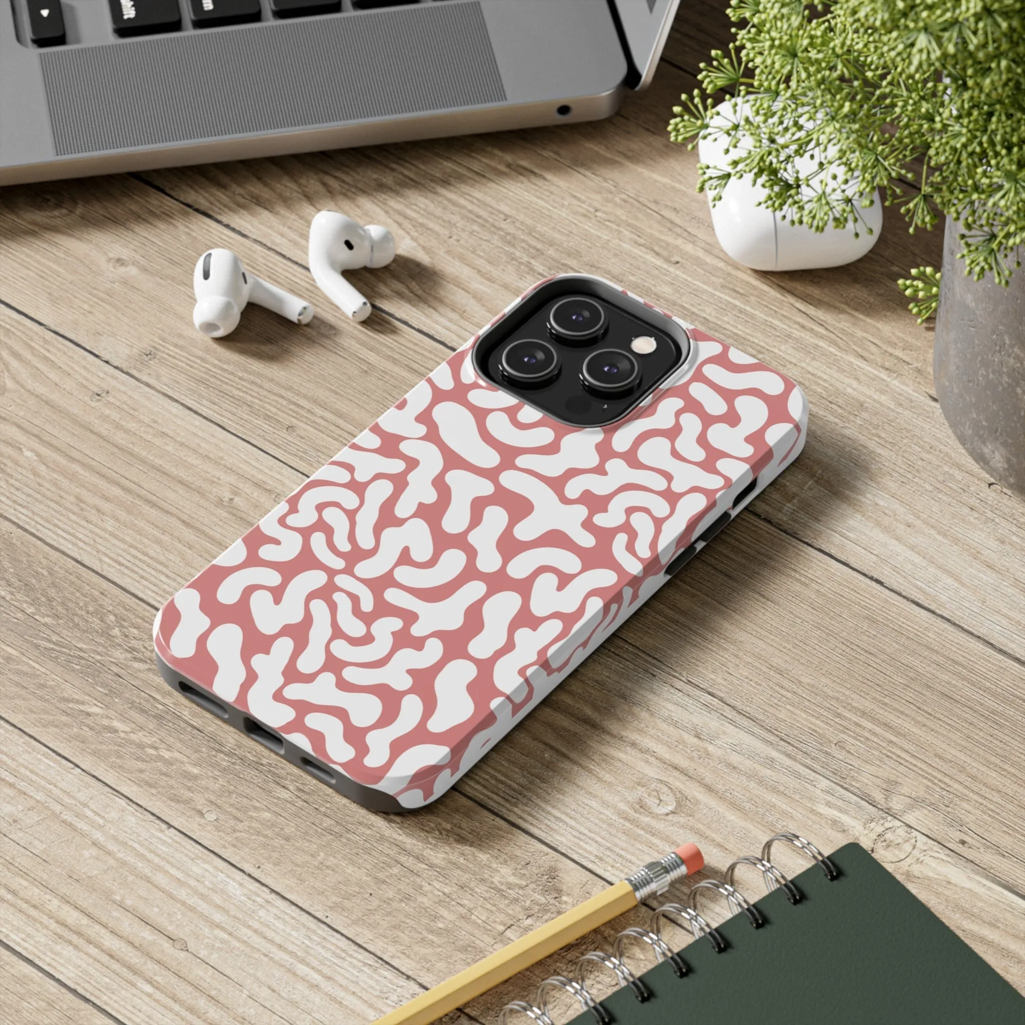 Chic Pink and White Pattern Cell Phone Cover: Stylish Device Protection