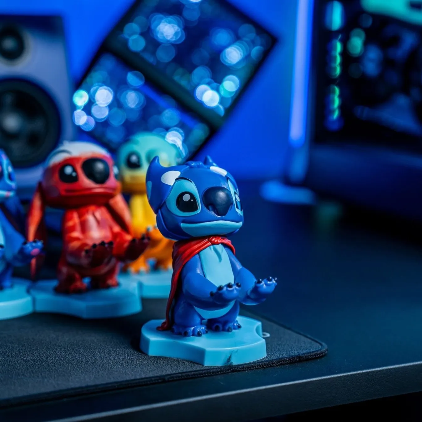 Lilo & Stitch: Underpants Hero Stitch Holdems, Mini Phone Stand and Device Holder