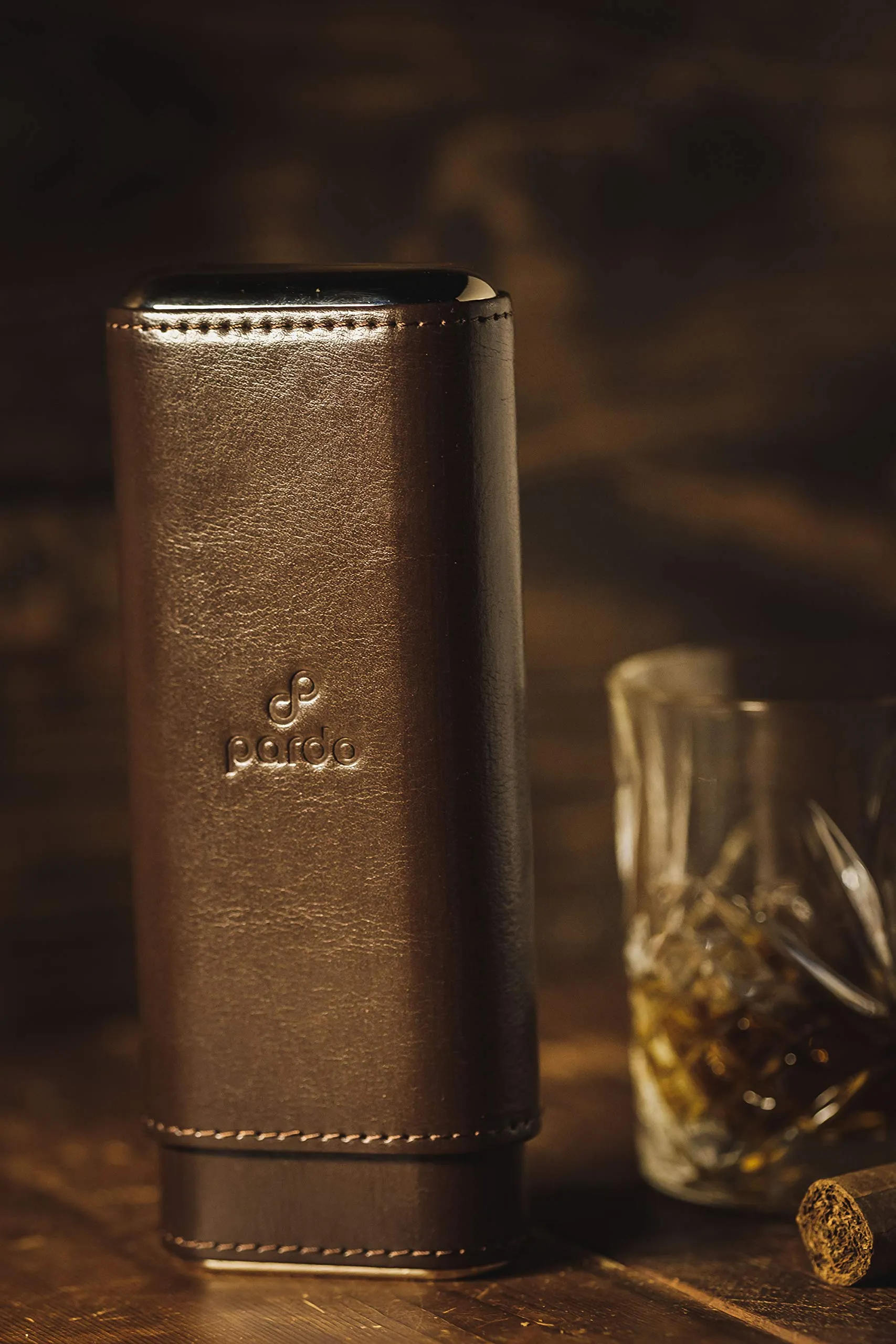 Pardo Cigar Case with Spanish Cedar Wood Lining and Polished end Cap Accents, Portable