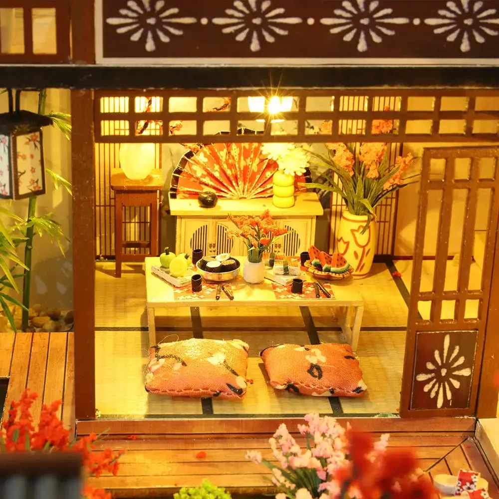 "Yaquan Court" Miniature Dollhouse Kit