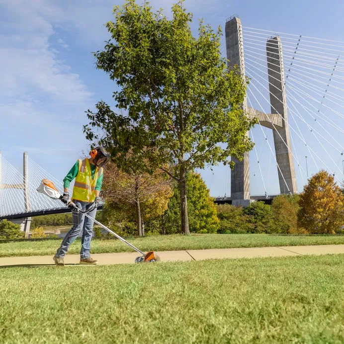 Stihl FCA 135 Cordless lawn edger