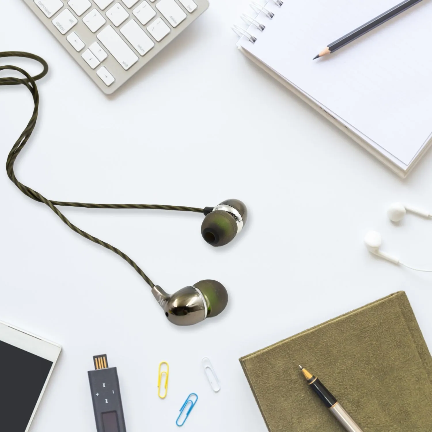 Universal Wired Earphone with Mic (1 Pc)